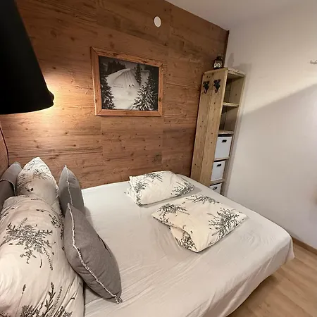 Charming Berggeweih At Zwoelferkogel In Hinterglemm