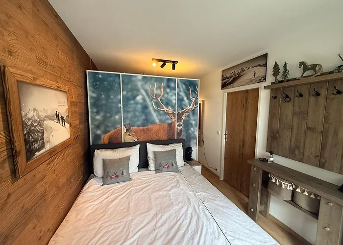 Charming Berggeweih At Zwoelferkogel In Hinterglemm